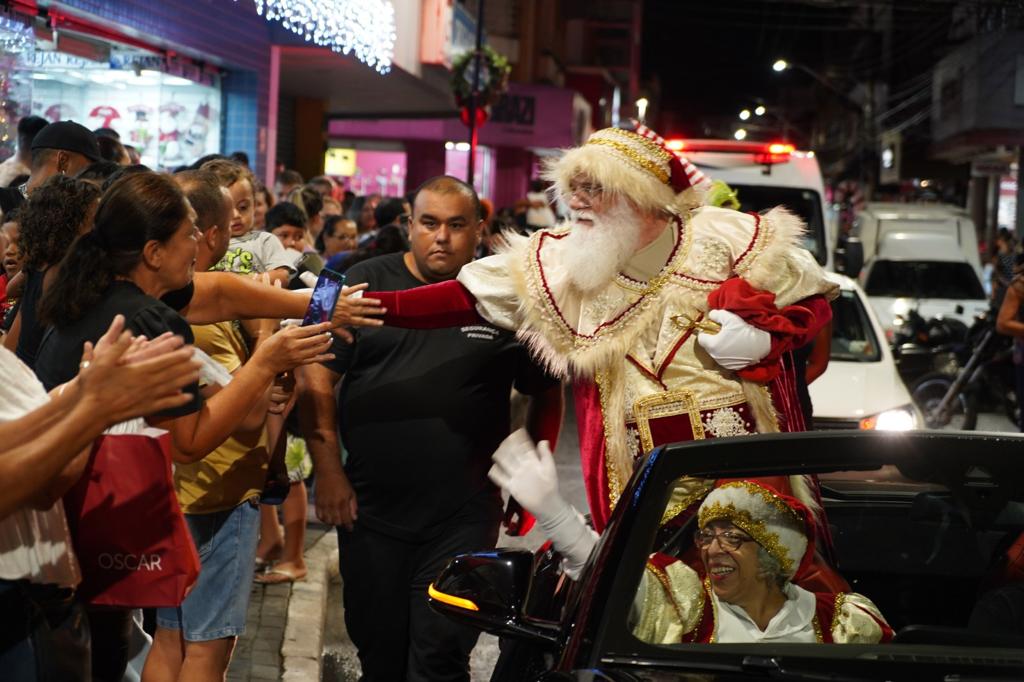 Papai Noel, duendes da GR, personagens natalinos e muita emoção: confira como foi a Parada de Natal em Lorena!